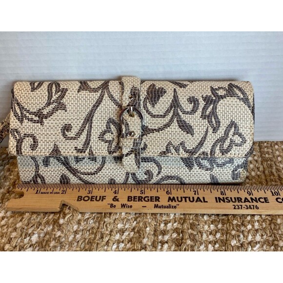 Appears like possible Poppie Jones Clutch Cream Brown Wristlet Wallet Billfold - Picture 10 of 12